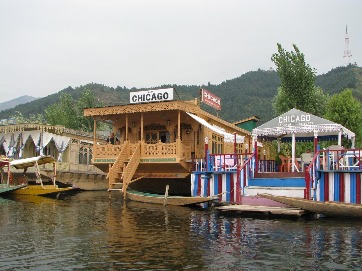 Hotel Chicago Group Of Houseboats Srīnagar Exterior foto