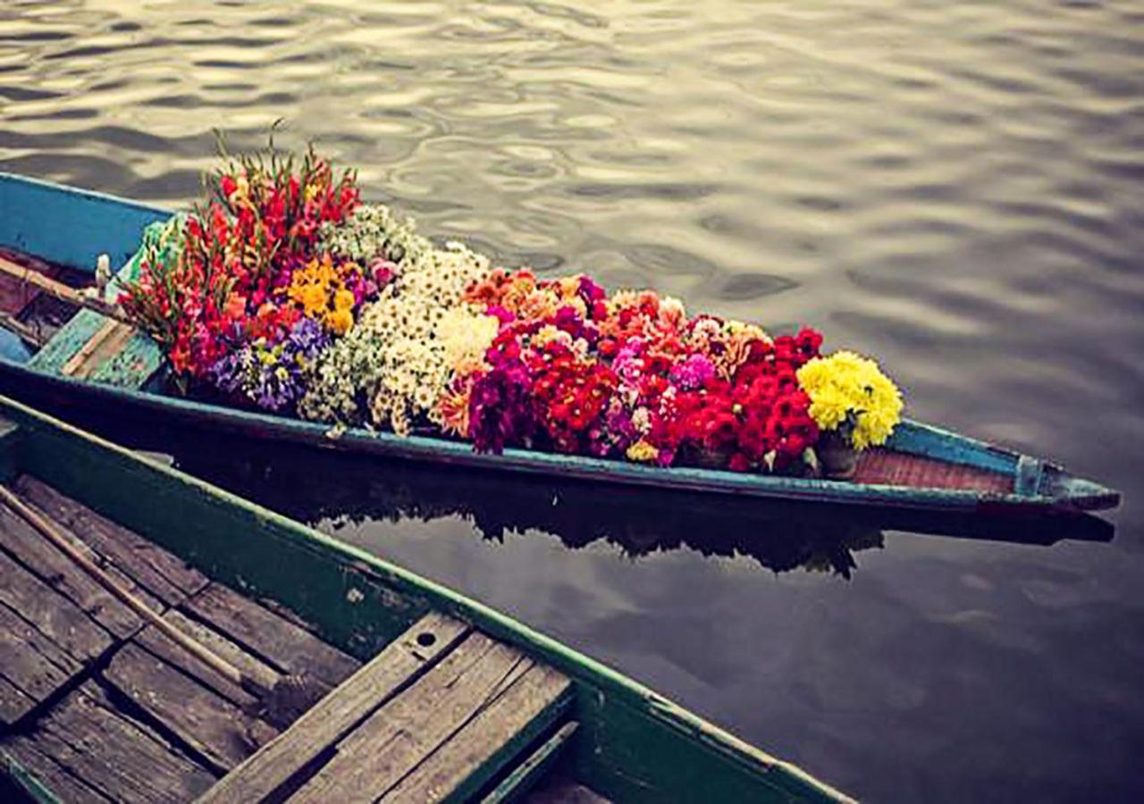 Hotel Chicago Group Of Houseboats Srīnagar Exterior foto